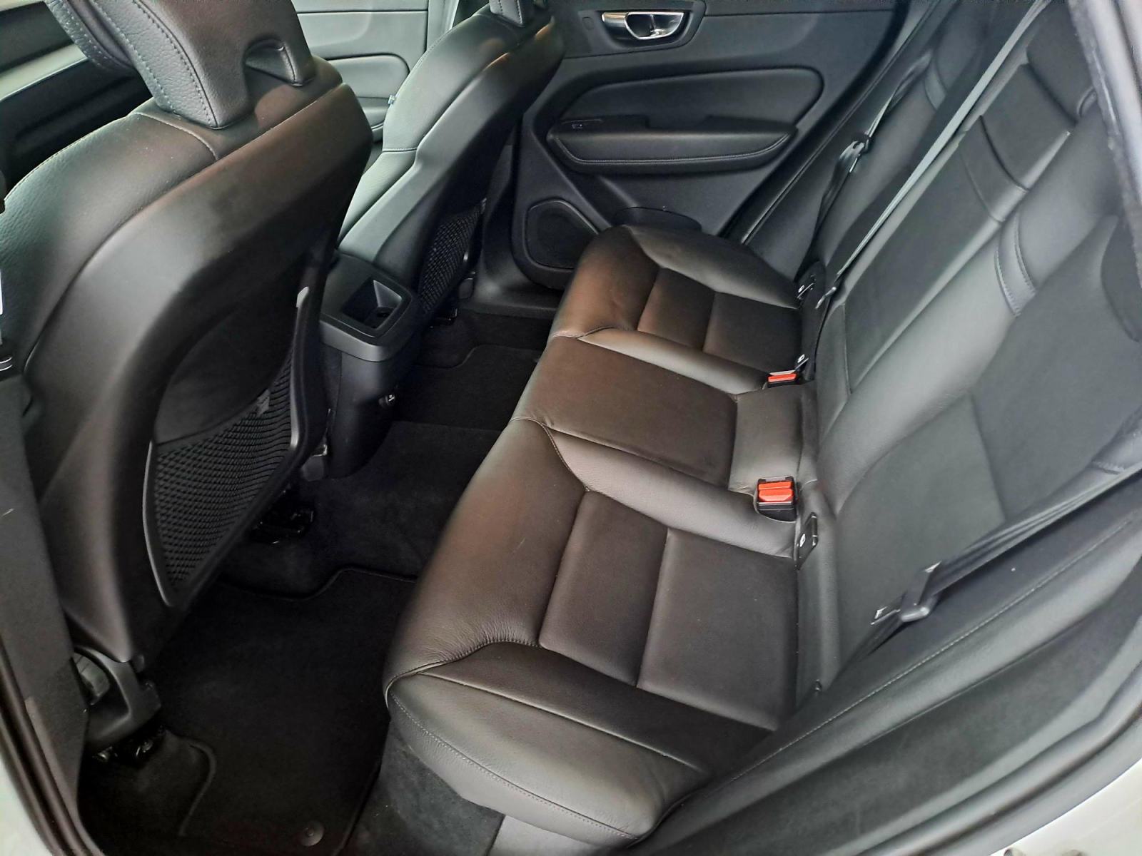 Volvo XC60 AWD D4 Aut.MOMENTUM+, fotografija 13