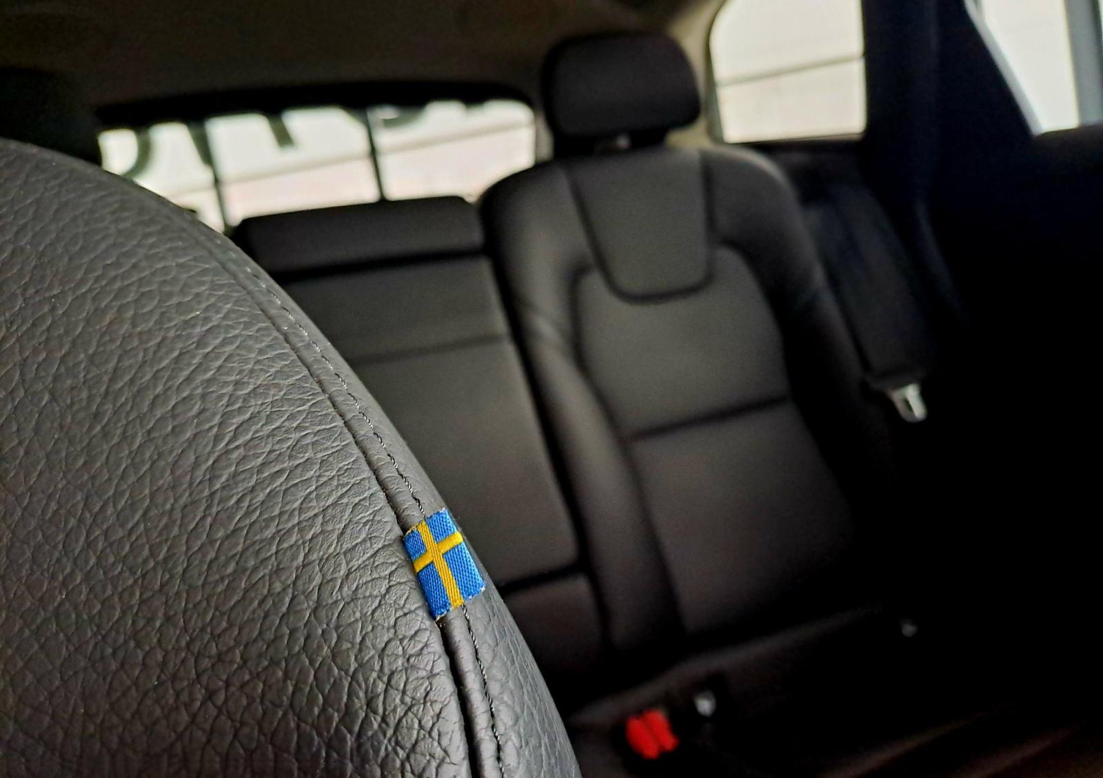 Volvo XC60 AWD D4 Aut.MOMENTUM+, fotografija 10
