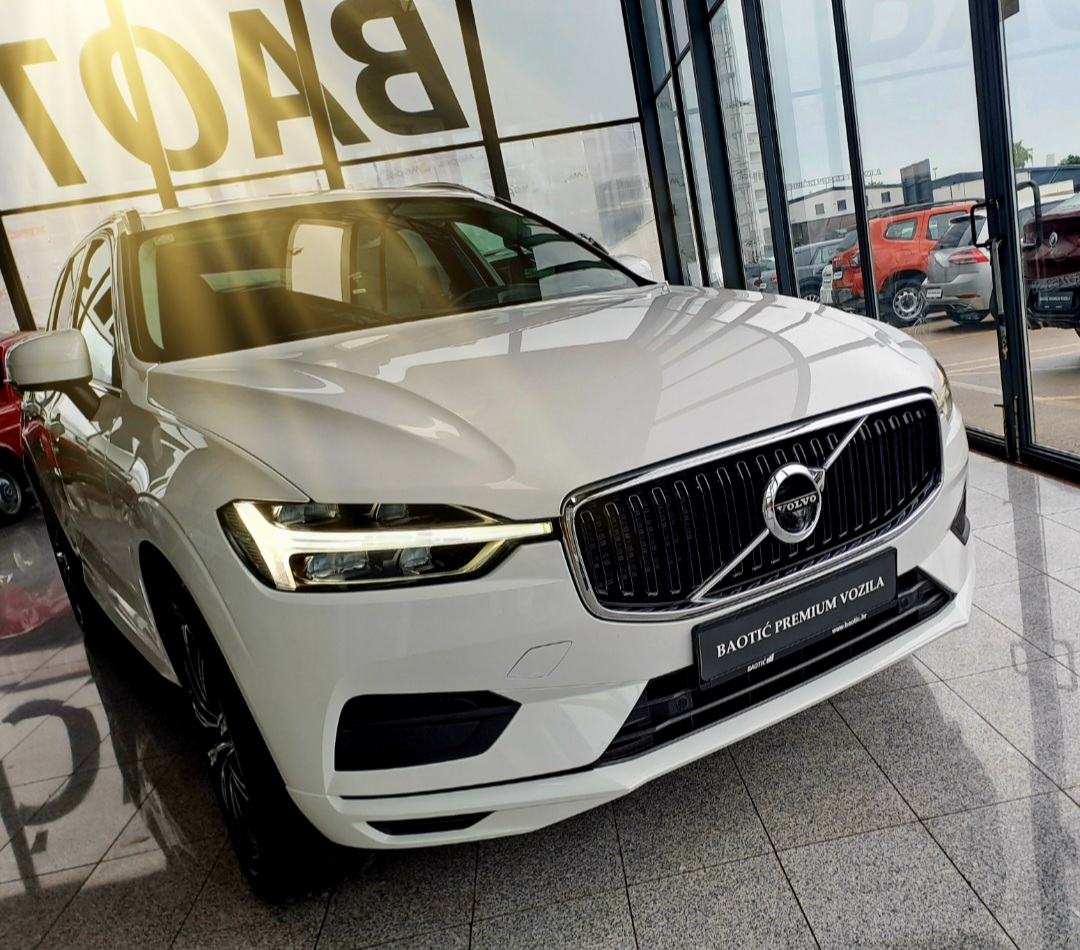 Volvo XC60 AWD D4 Aut.MOMENTUM+, fotografija 2