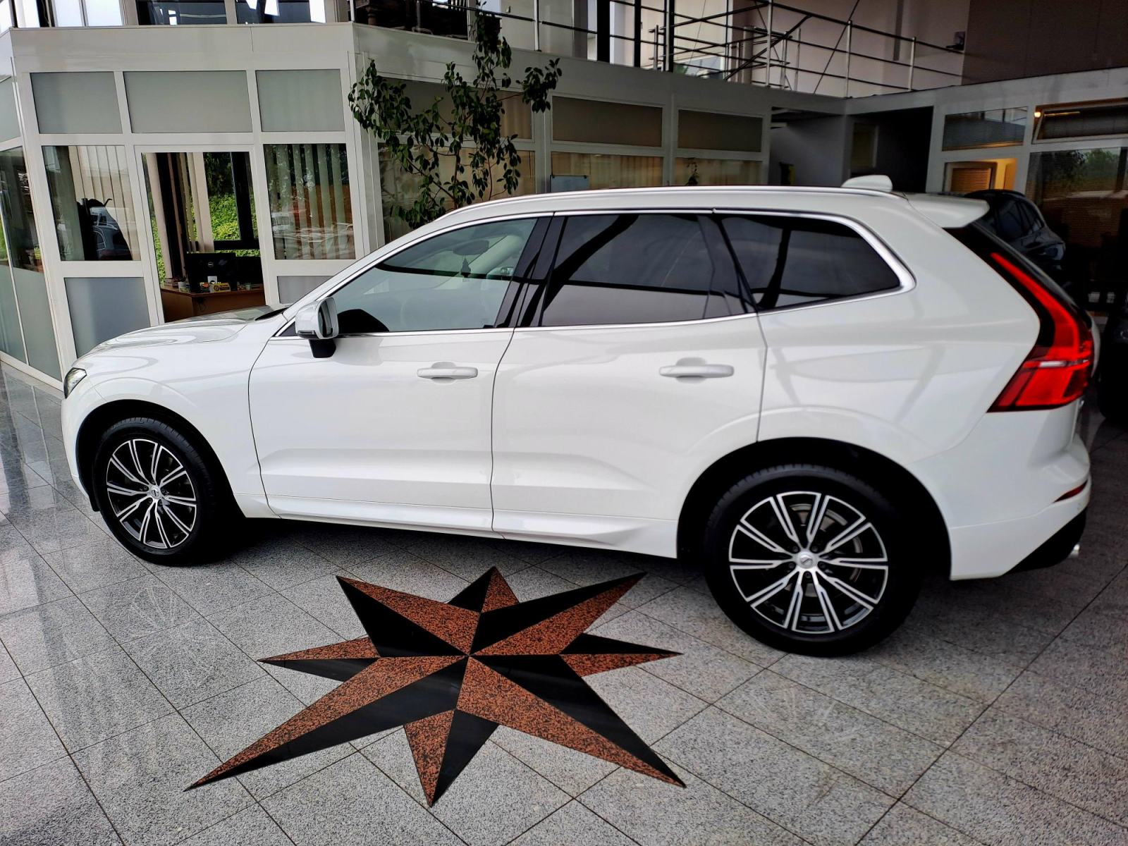 Volvo XC60 AWD D4 Aut.MOMENTUM+, fotografija 7