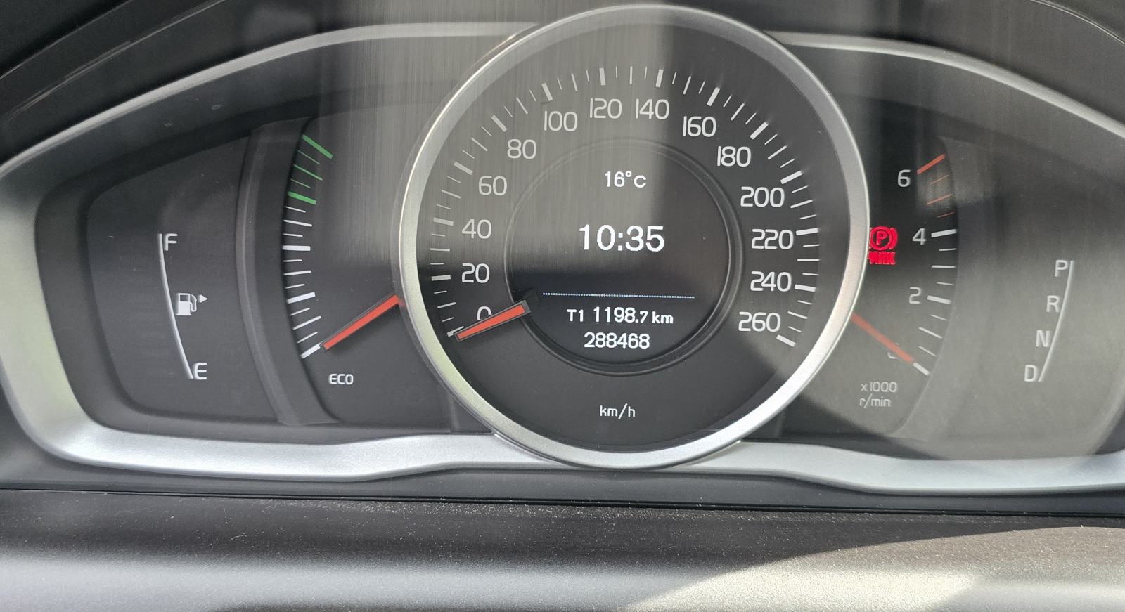 Volvo XC60 AWD D4 automatik 5 cilindara!! Reg. 4/2027., fotografija 5