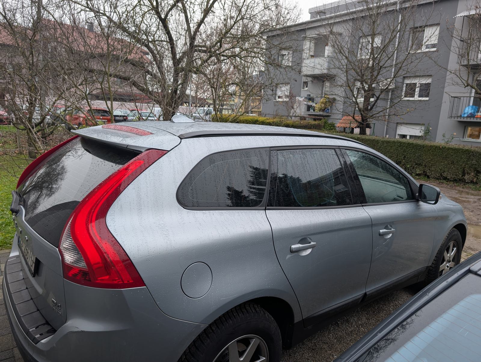 Volvo XC60 AWD D4 automatik, fotografija 3