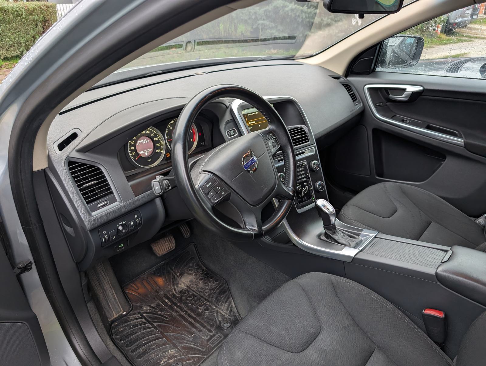 Volvo XC60 AWD D4 automatik, fotografija 9