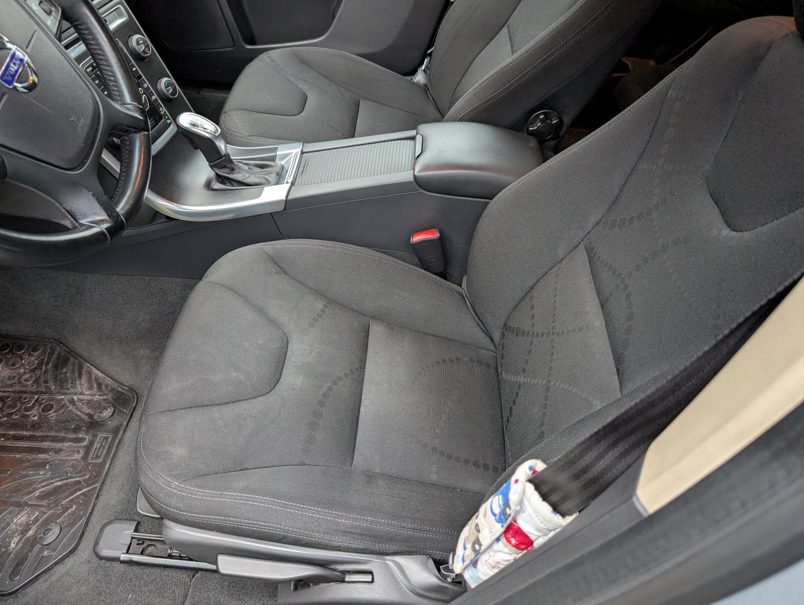 Volvo XC60 AWD D4 automatik, fotografija 11