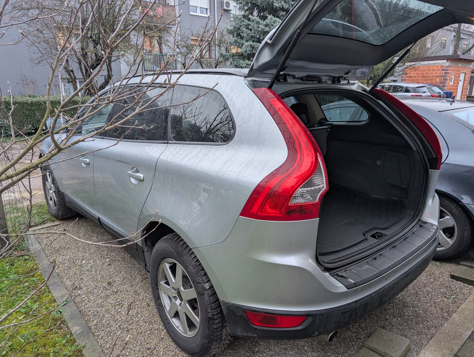 Volvo XC60 AWD D4 automatik, fotografija 19