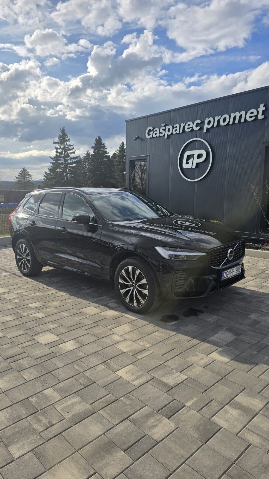 Volvo XC60 B4 automatik, fotografija 11
