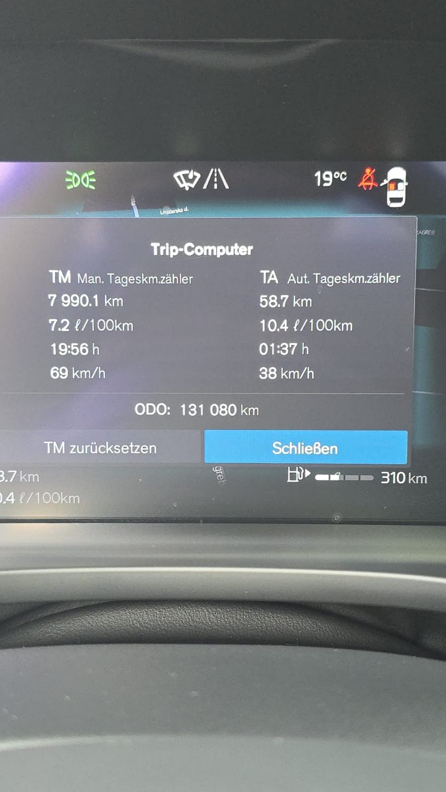 Volvo XC60 B4 automatik, fotografija 10