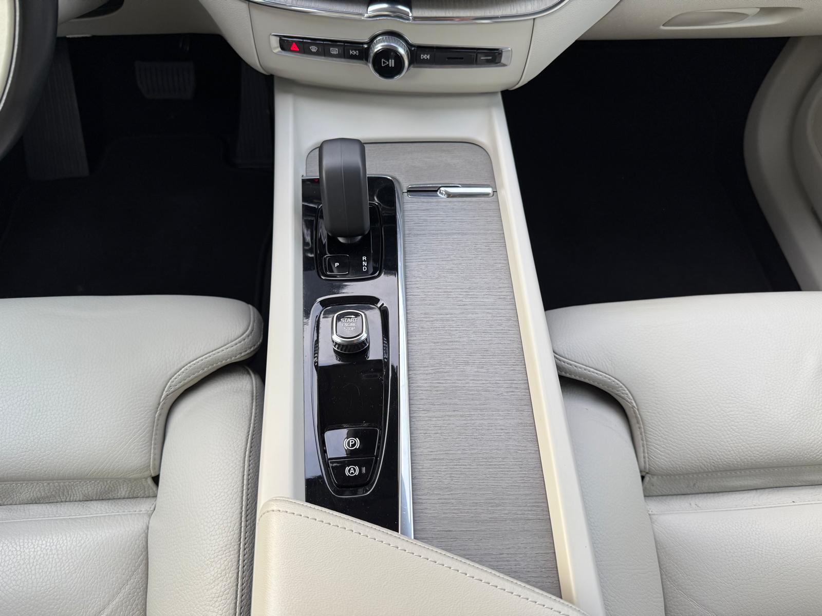 Volvo XC60 B4 AUTOMATIK °VIRTUAL°NAVI°KAMERA°KOŽA°U PDV-U°LEASING°, fotografija 12
