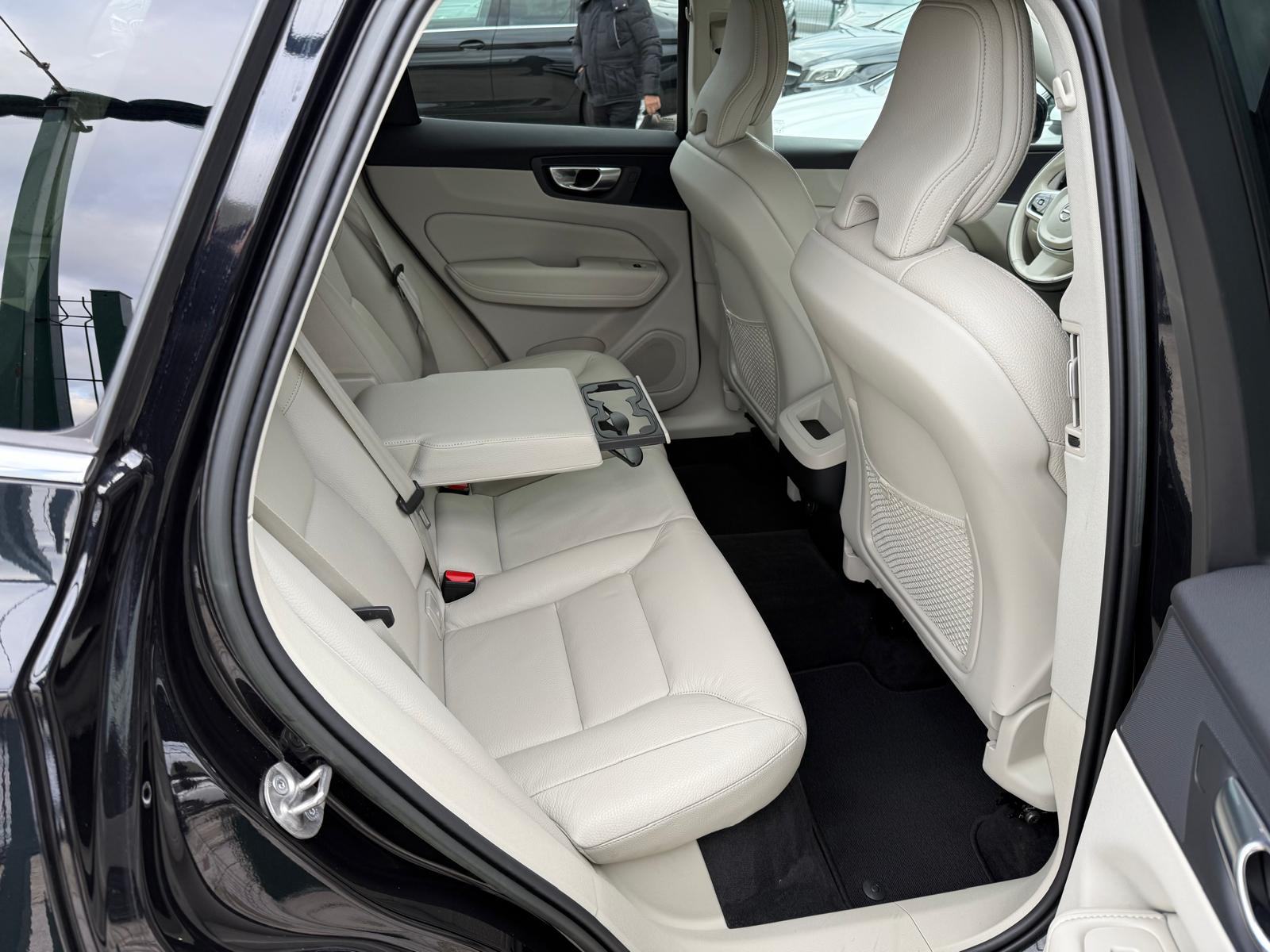 Volvo XC60 B4 AUTOMATIK °VIRTUAL°NAVI°KAMERA°KOŽA°U PDV-U°LEASING°, fotografija 15