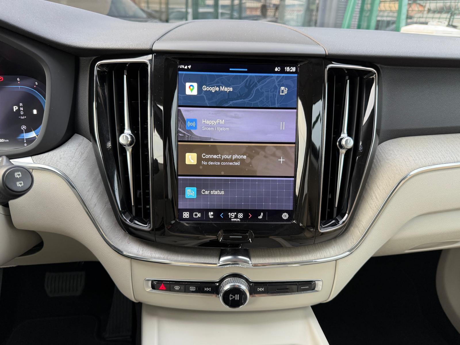 Volvo XC60 B4 AUTOMATIK °VIRTUAL°NAVI°KAMERA°KOŽA°U PDV-U°LEASING°, fotografija 11