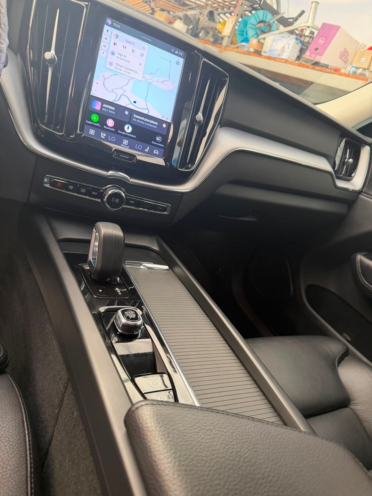 Volvo XC60 , B4, AWD, 2022, automatik, fotografija 9
