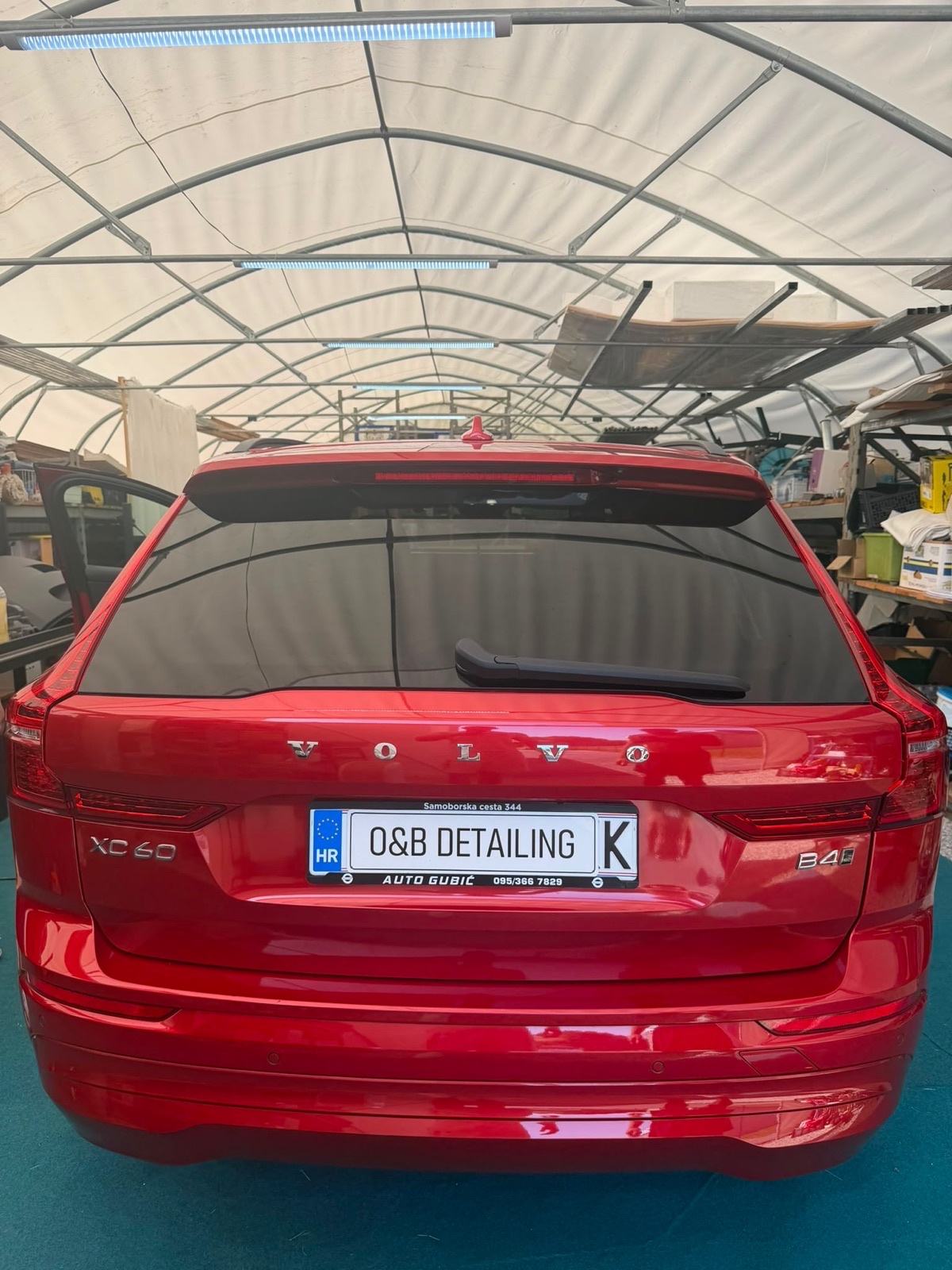 Volvo XC60 , B4, AWD, 2022, automatik, fotografija 8