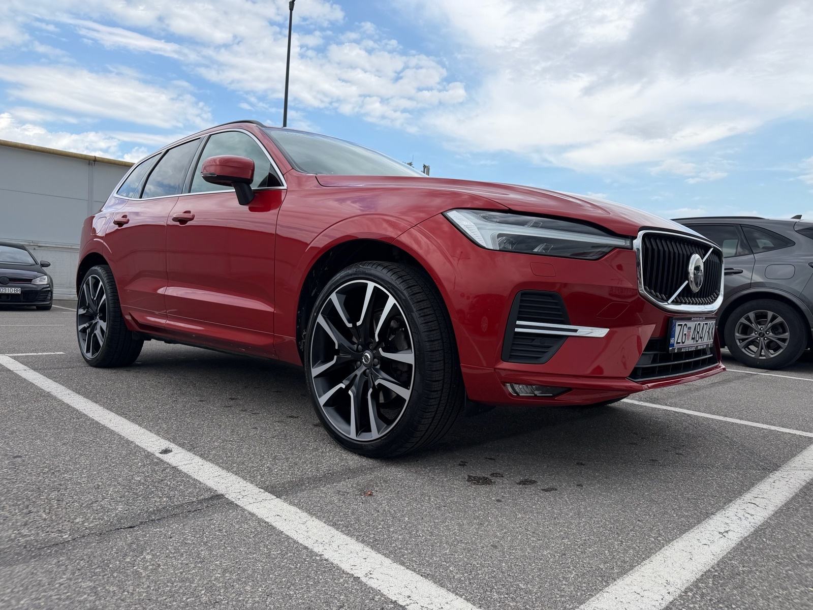 Volvo XC60 , B4, AWD, 2022, automatik, fotografija 4
