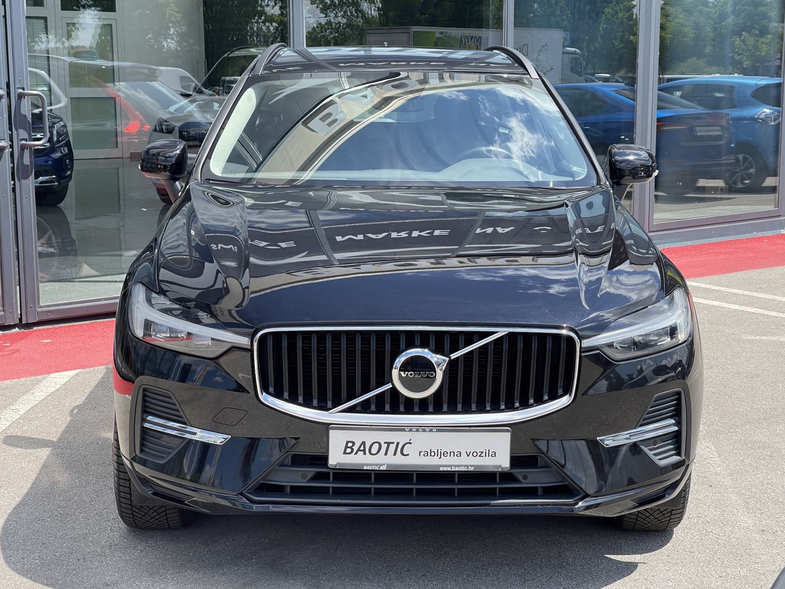 Volvo XC60 B4 AWD MOMENTUM PRO AUTOMATIK, fotografija 2