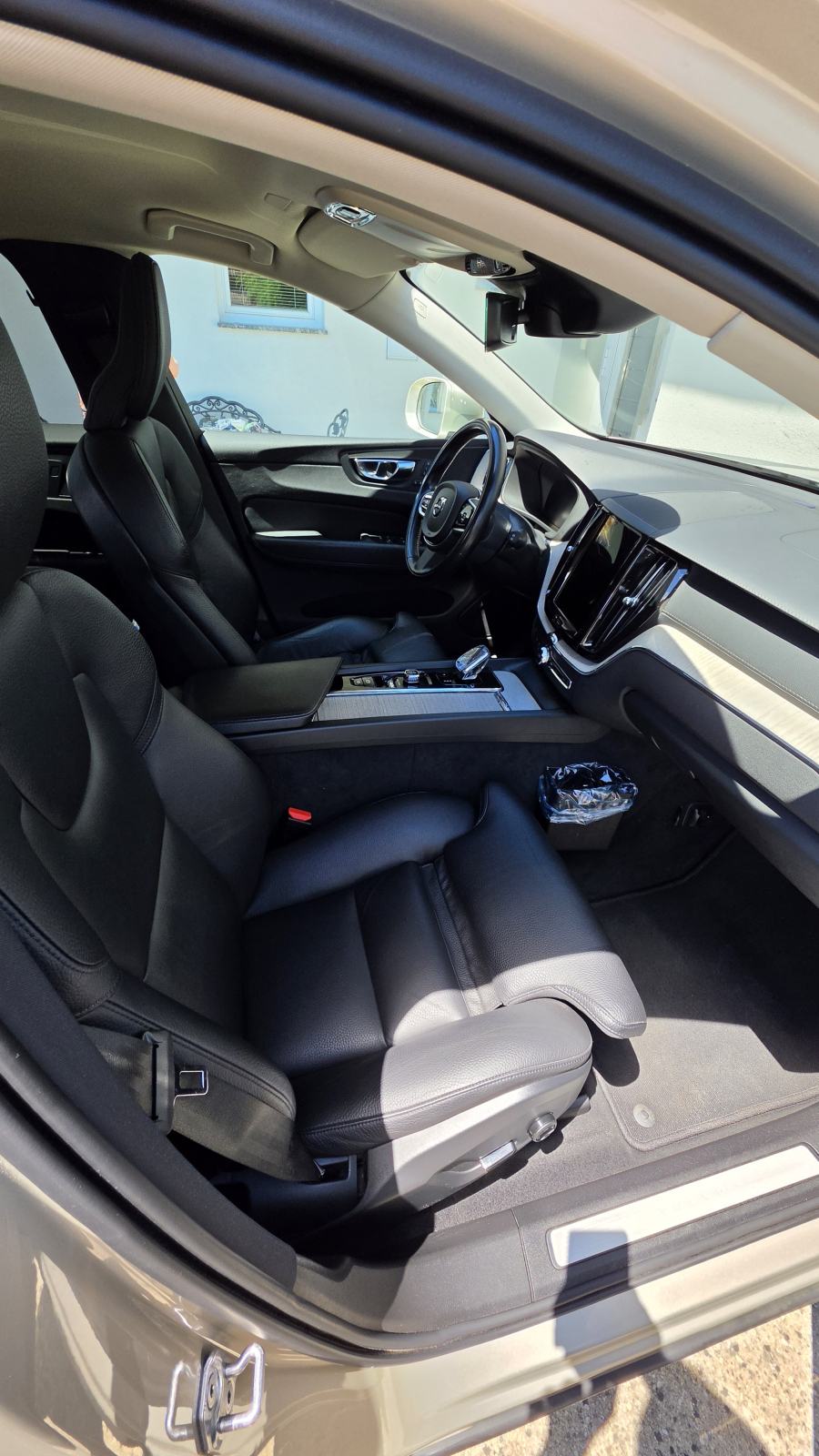 Volvo XC60 B4 AWD Inscription automatik, fotografija 10
