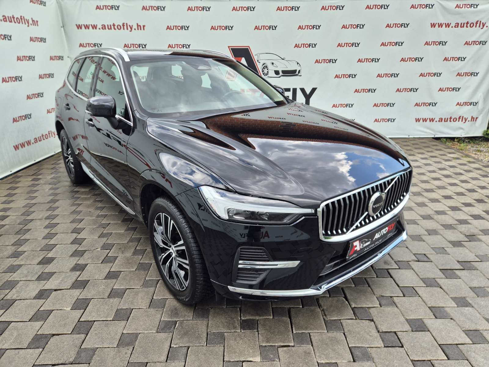 Volvo XC60 B4 AWD Momentum, Virtual, Led, Kamera, Navigacija, 19", fotografija 3