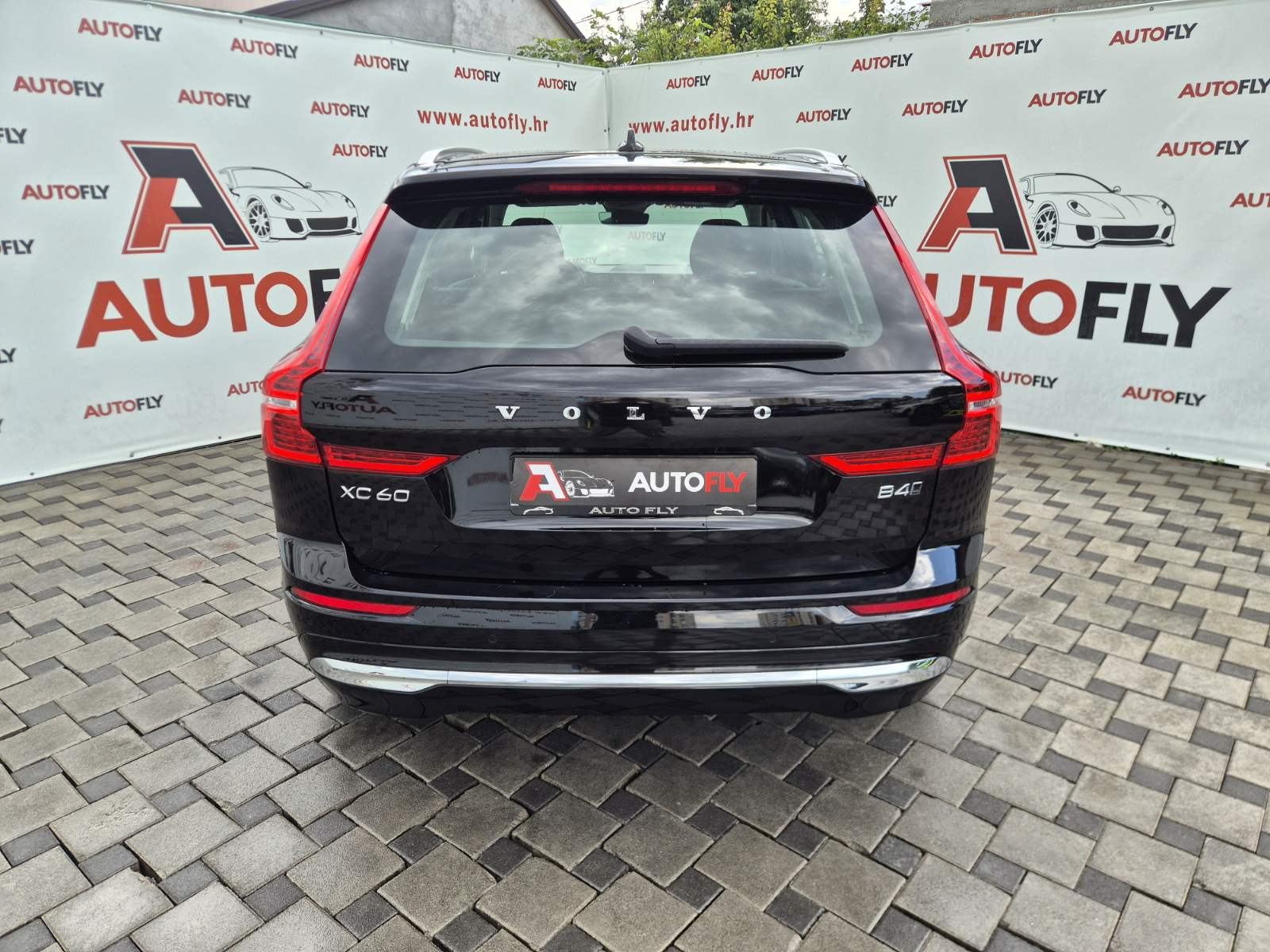 Volvo XC60 B4 AWD Momentum, Virtual, Led, Kamera, Navigacija, 19", fotografija 7