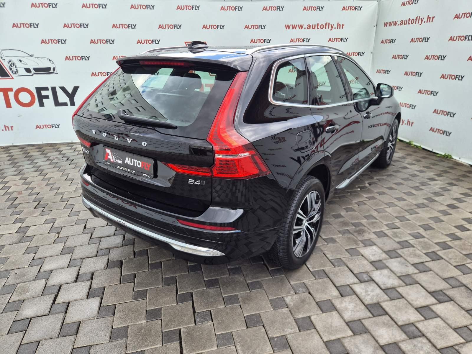 Volvo XC60 B4 AWD Momentum, Virtual, Led, Kamera, Navigacija, 19", fotografija 8