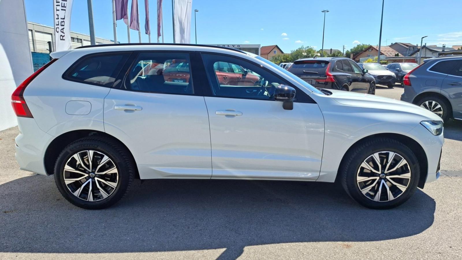 Volvo XC60 B4 AWD Plus Dark, NAV, KAMERA, TEMPOMAT, JAMSTVO, fotografija 5