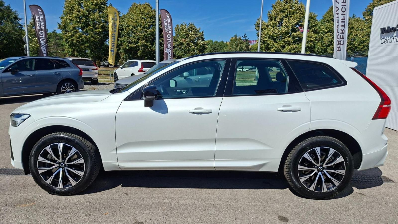 Volvo XC60 B4 AWD Plus Dark, NAV, KAMERA, TEMPOMAT, JAMSTVO, fotografija 11