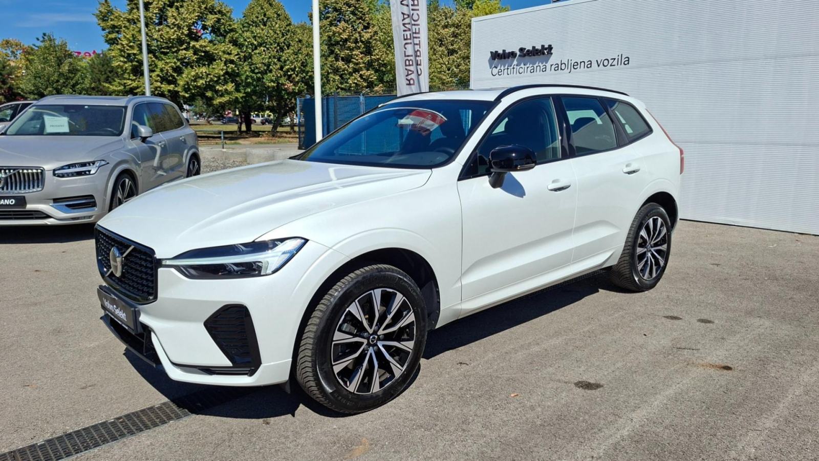 Volvo XC60 B4 AWD Plus Dark, NAV, KAMERA, TEMPOMAT, JAMSTVO, fotografija 12