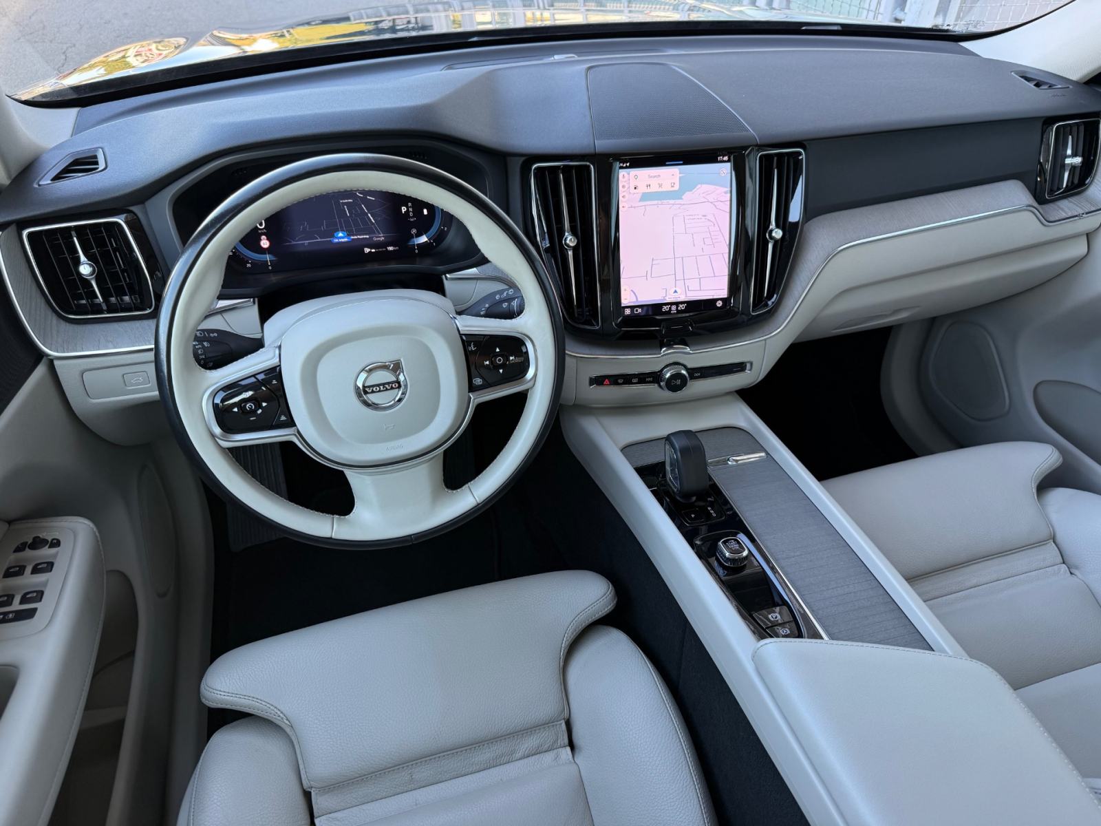 Volvo XC60 B4 AWD, fotografija 11
