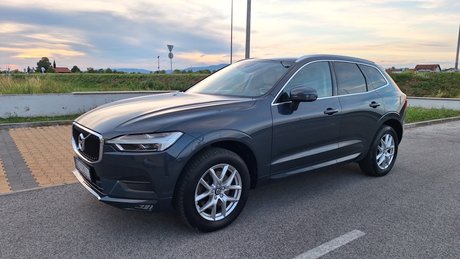 Volvo XC60 B4 (diesel) BUSINESS, AUTOMATIK, AWD, NAVI, LED, KAMERA, fotografija 10