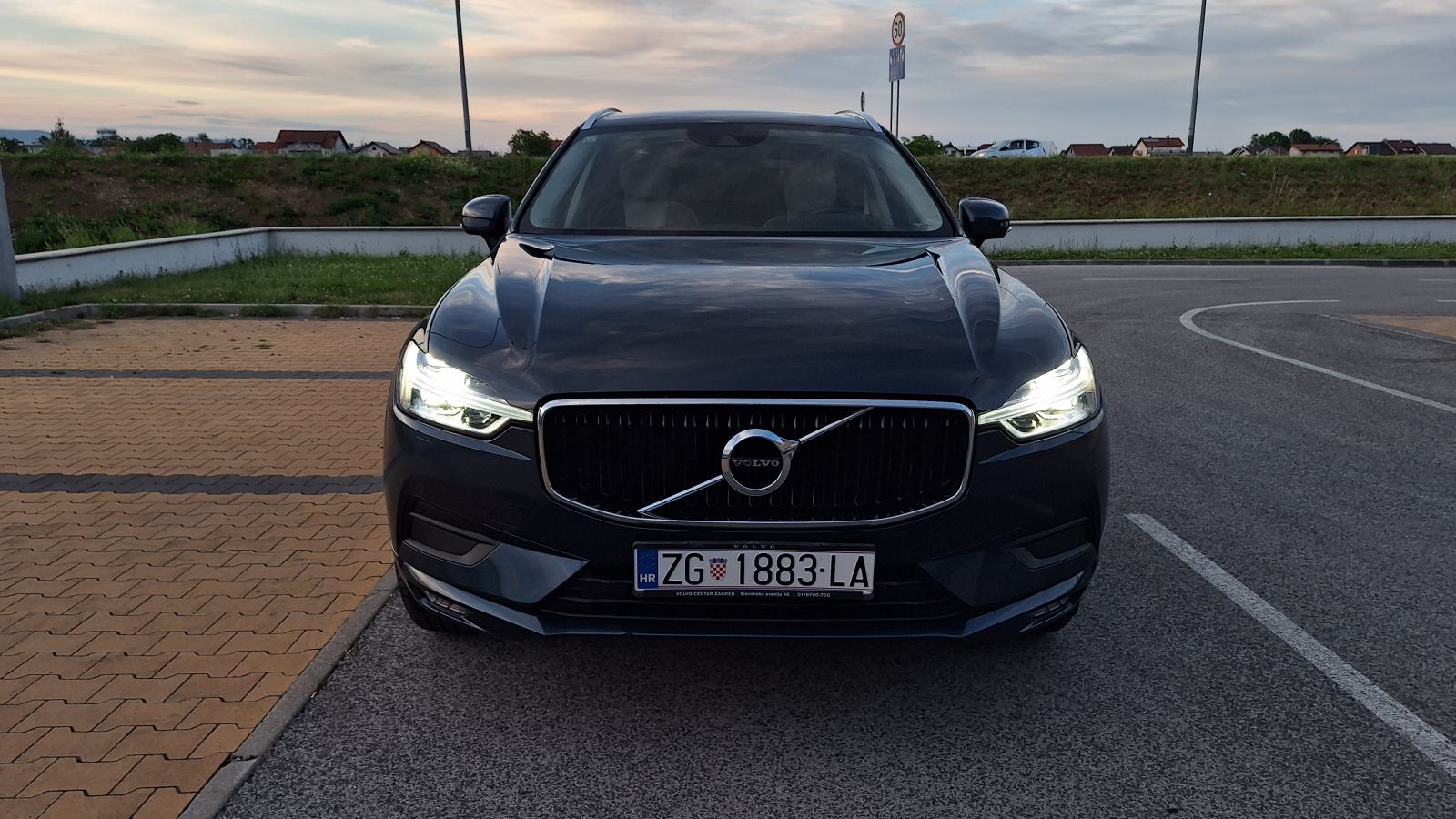 Volvo XC60 B4 (diesel) BUSINESS, AUTOMATIK, AWD, NAVI, LED, KAMERA, fotografija 9