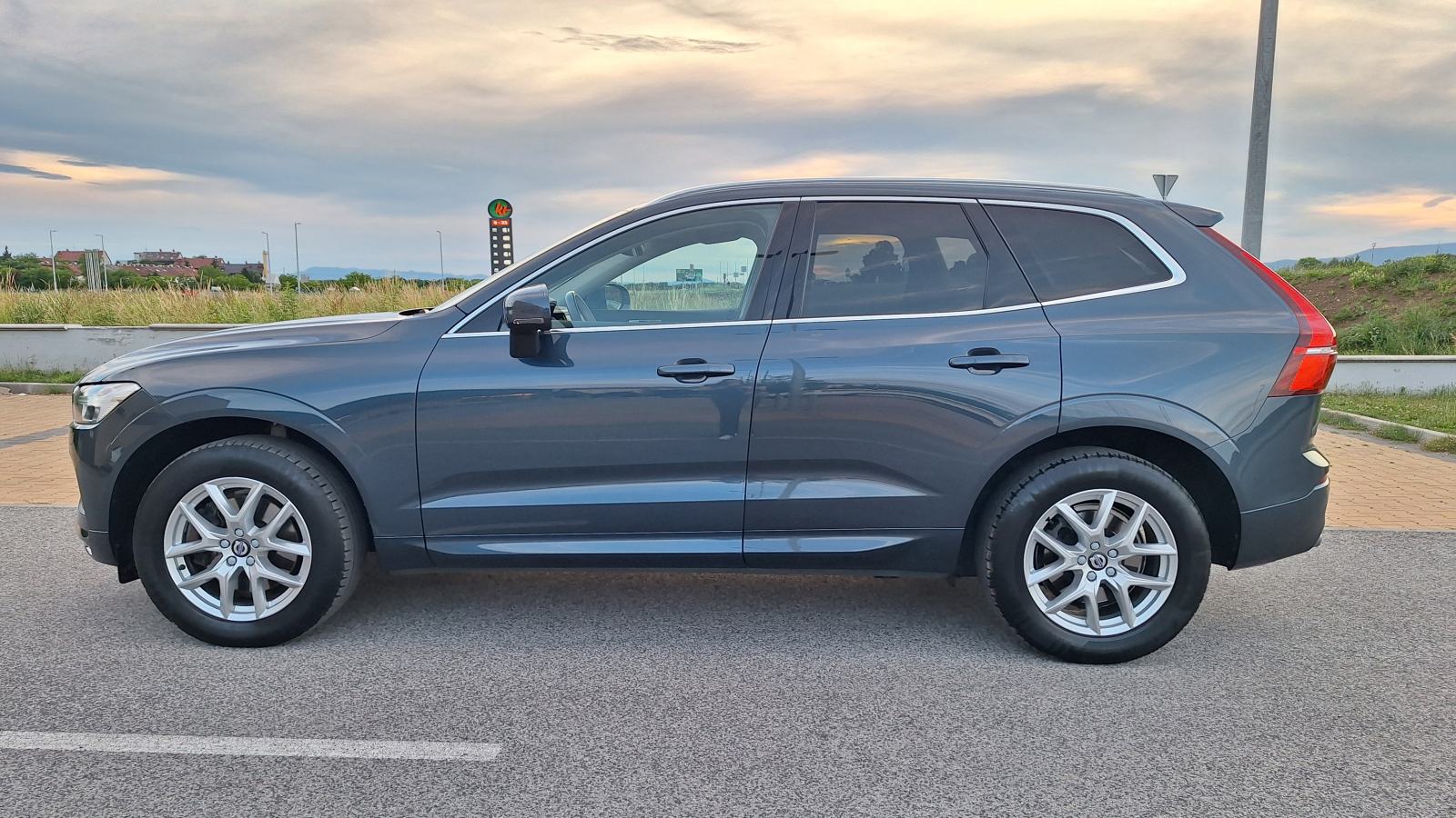Volvo XC60 B4 (diesel) BUSINESS, AUTOMATIK, AWD, NAVI, LED, KAMERA, fotografija 2