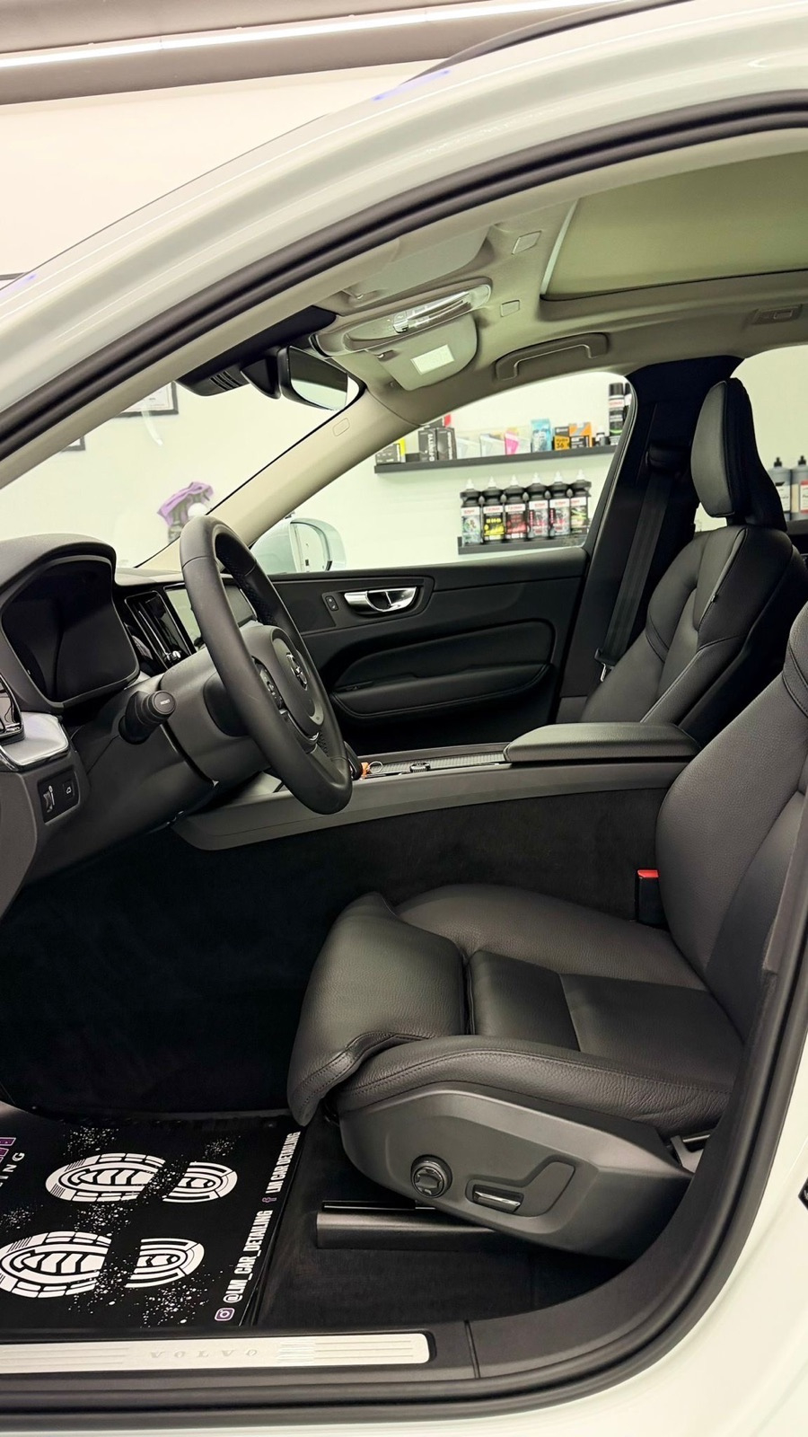 Volvo XC60 B4 DieseI°MOMENTUM PRO°PANO°KAM 360°GRIJANJE SJ°U PDVU°, fotografija 7