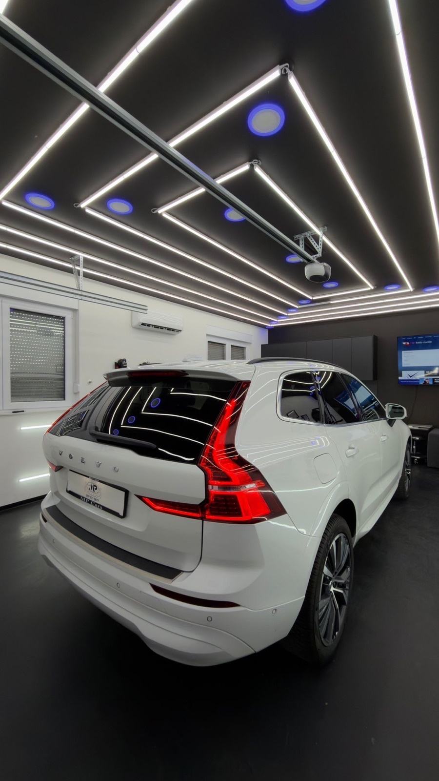Volvo XC60 B4 DieseI°MOMENTUM PRO°PANO°KAM 360°GRIJANJE SJ°U PDVU°, fotografija 2