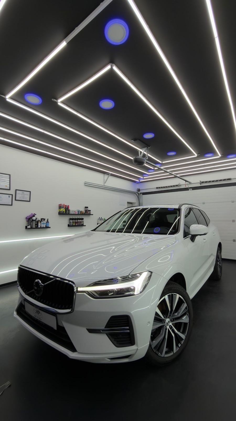 Volvo XC60 B4 DieseI°MOMENTUM PRO°PANO°KAM 360°GRIJANJE SJ°U PDVU°, fotografija 5