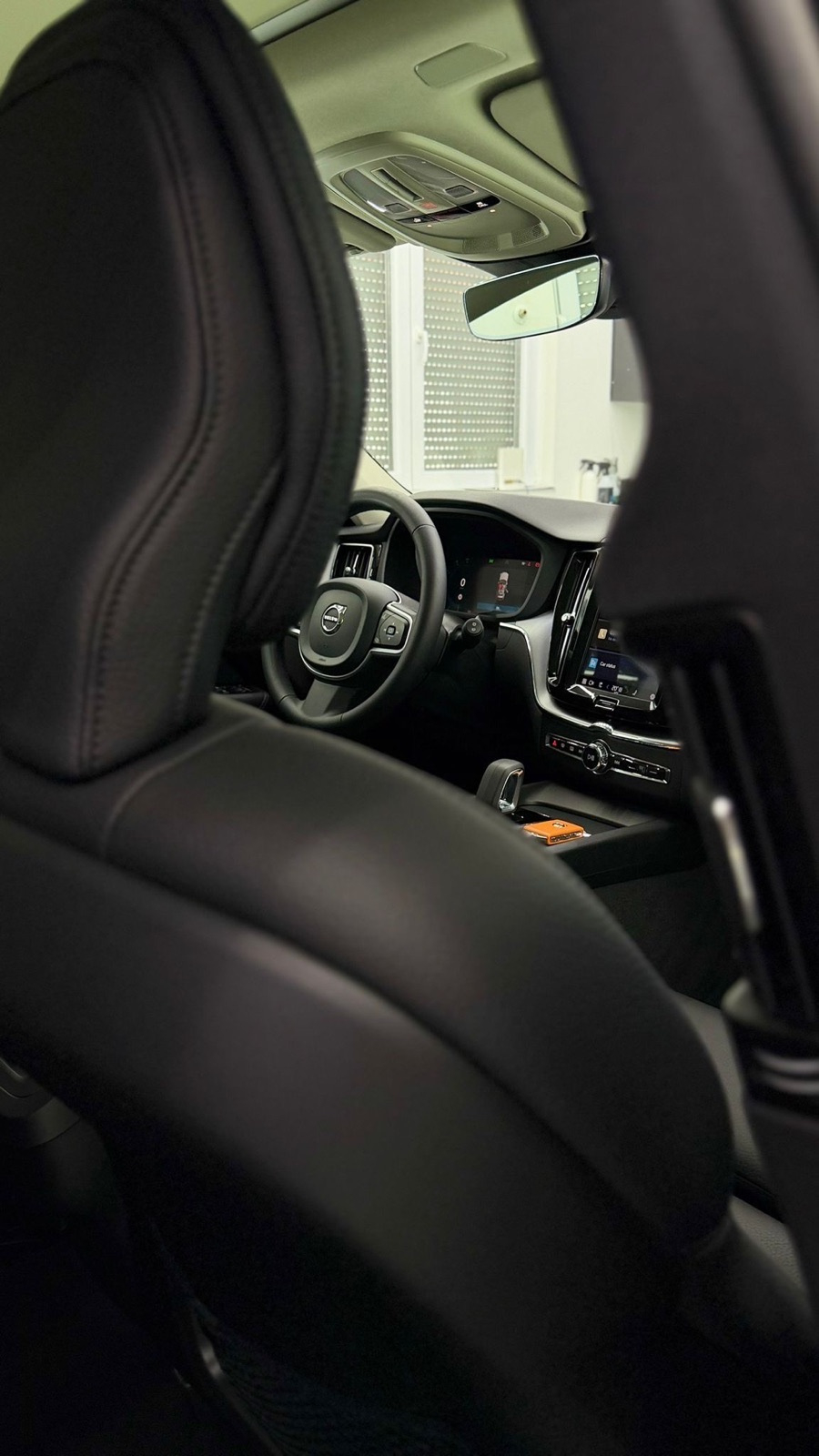 Volvo XC60 B4 DieseI°MOMENTUM PRO°PANO°KAM 360°GRIJANJE SJ°U PDVU°, fotografija 15