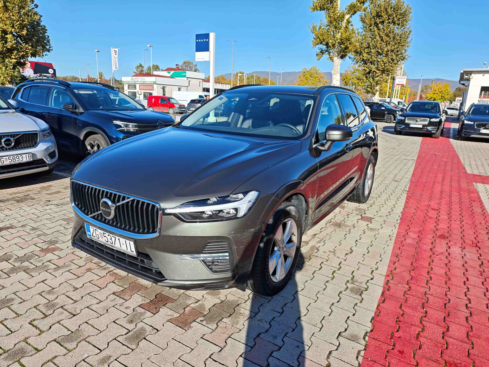 Volvo XC60 B4 Momentum PRO automatik,2.0, 106 000 km, fotografija 1
