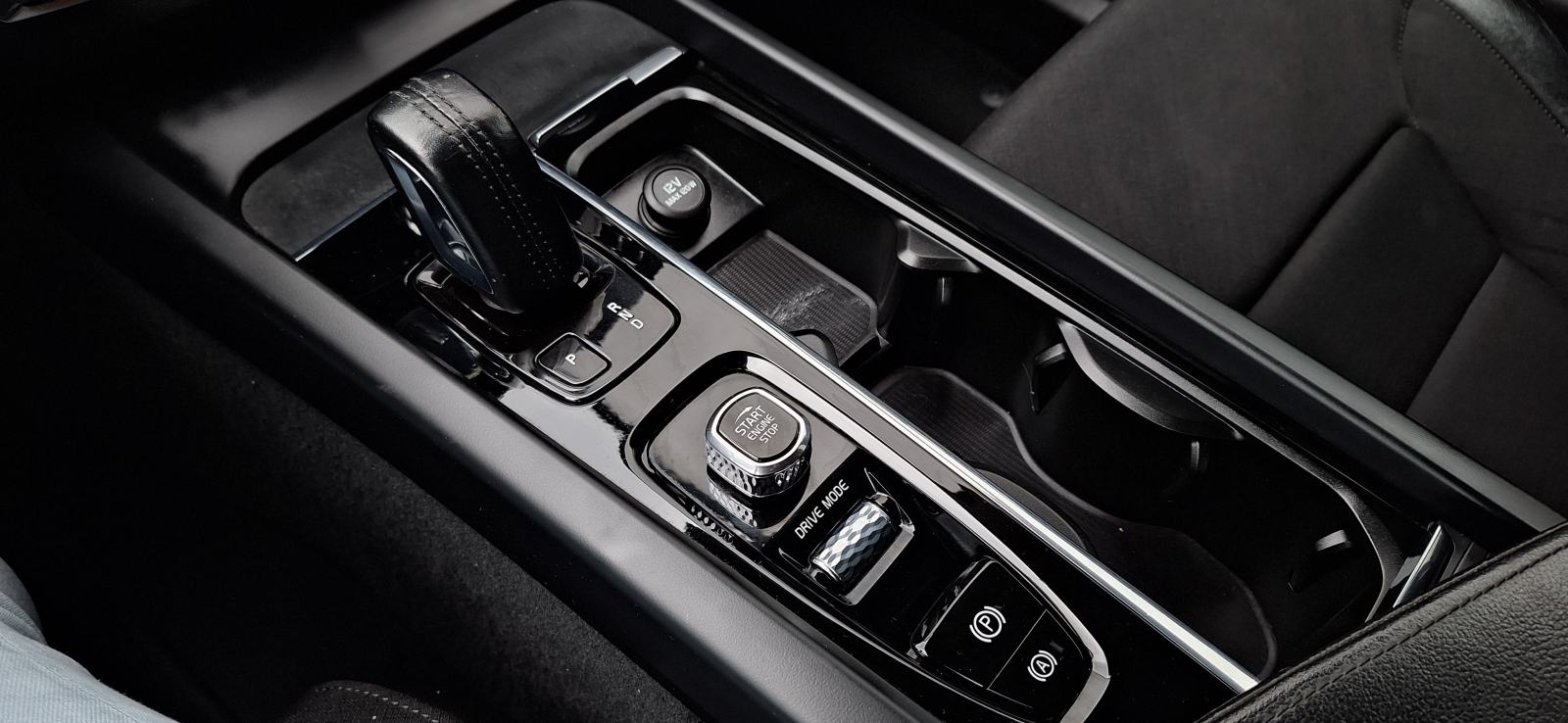 Volvo XC60 B4, DIESEL,145KW, 4X4, AUT, FULL LED, LANE ASSIST, NA IME.., fotografija 16