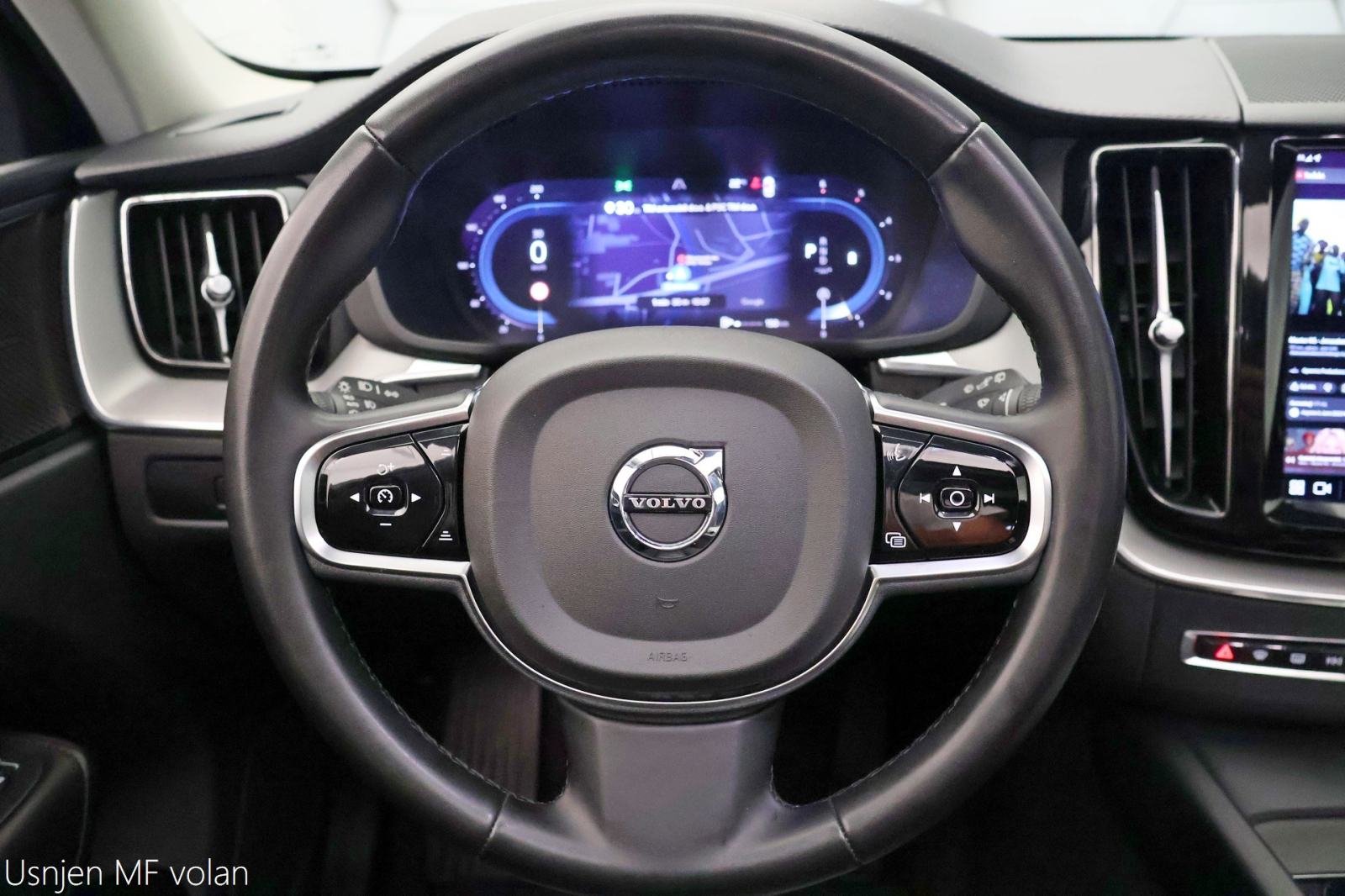 Volvo XC60 B4D 2.0d AWD Geartonic R-Design DARK Plus 197KS PANORAMA, fotografija 8