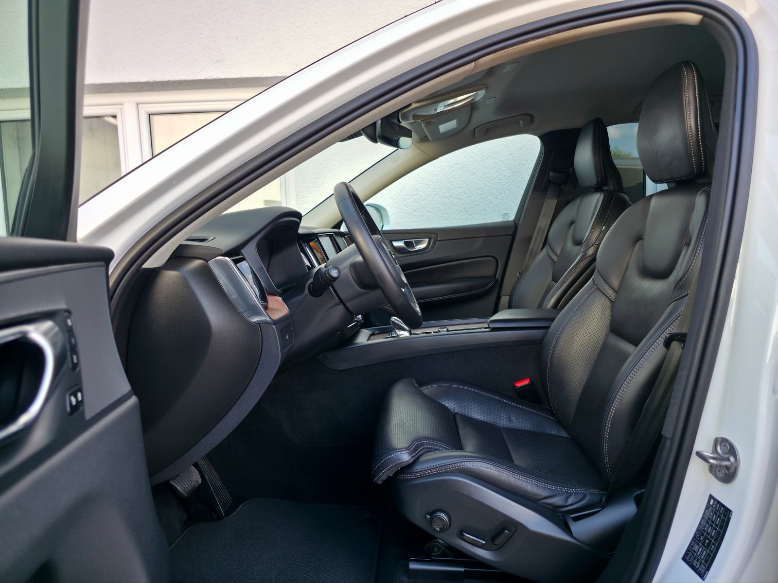 Volvo XC60 B4D AWD Inscription ACC•MEMORY•360KAMERA•20C•, fotografija 6