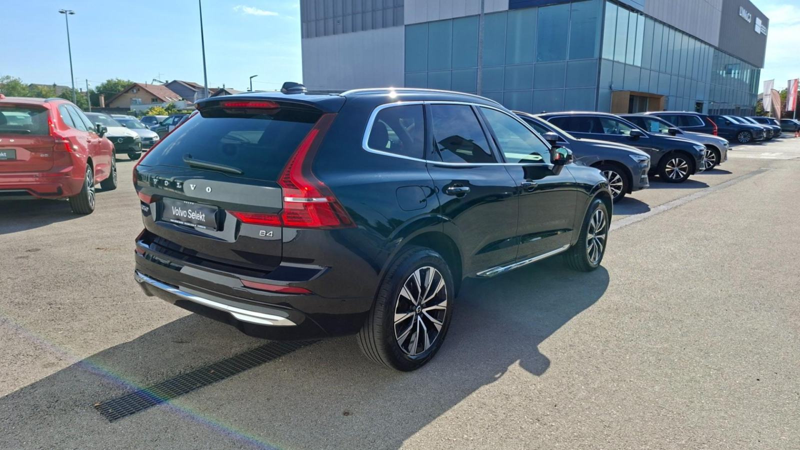 Volvo XC60 B4D PLUS BRIGHT, NAV , KAMERA, TEMPOMAT, JAMSTVO, fotografija 6