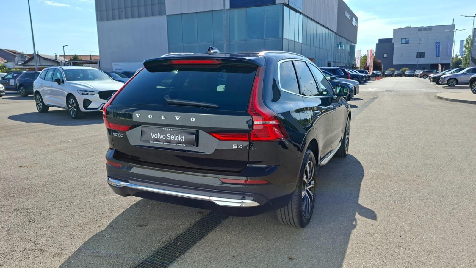 Volvo XC60 B4D PLUS BRIGHT, NAV , KAMERA, TEMPOMAT, JAMSTVO, fotografija 7