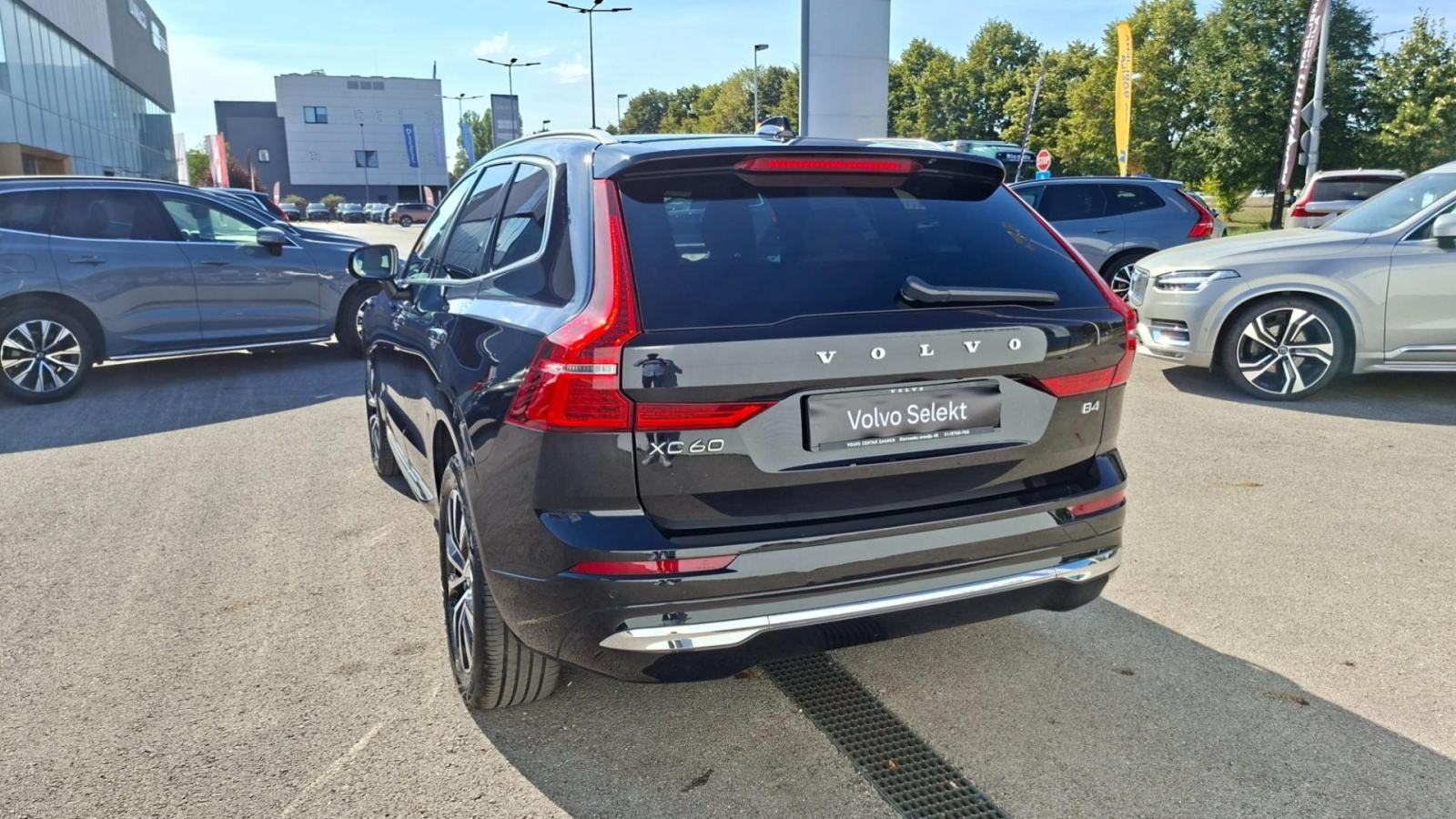 Volvo XC60 B4D PLUS BRIGHT, NAV , KAMERA, TEMPOMAT, JAMSTVO, fotografija 9