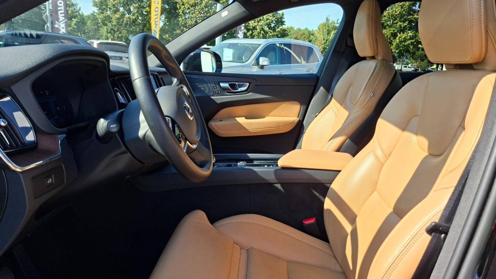 Volvo XC60 B4D PLUS BRIGHT, NAV , KAMERA, TEMPOMAT, JAMSTVO, fotografija 15