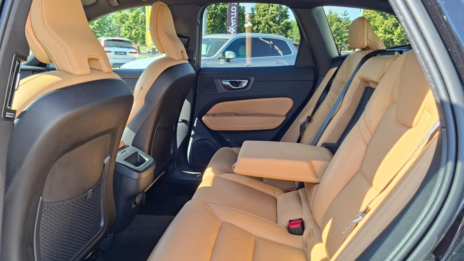 Volvo XC60 B4D PLUS BRIGHT, NAV , KAMERA, TEMPOMAT, JAMSTVO, fotografija 16