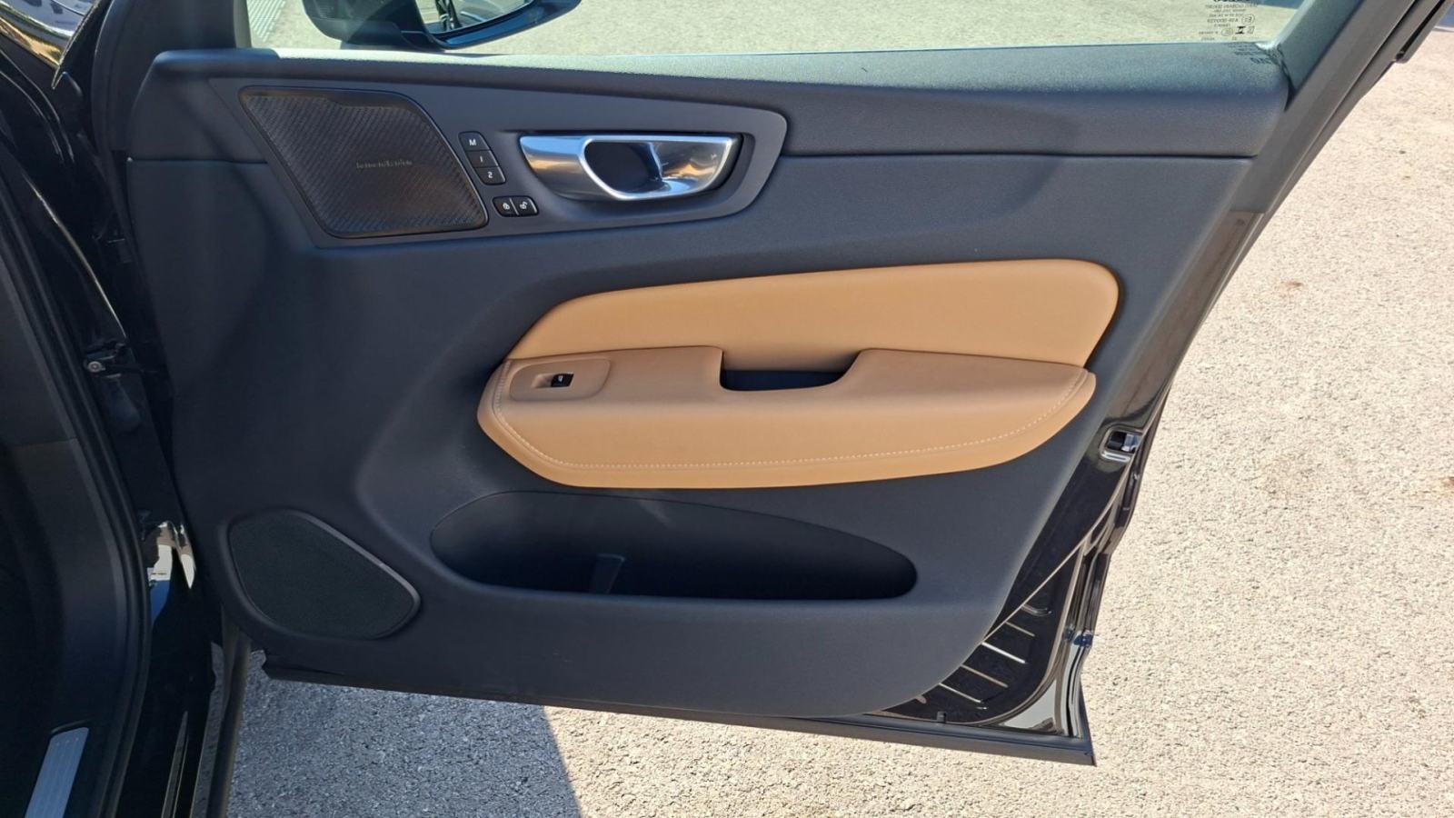 Volvo XC60 B4D PLUS BRIGHT, NAV , KAMERA, TEMPOMAT, JAMSTVO, fotografija 20