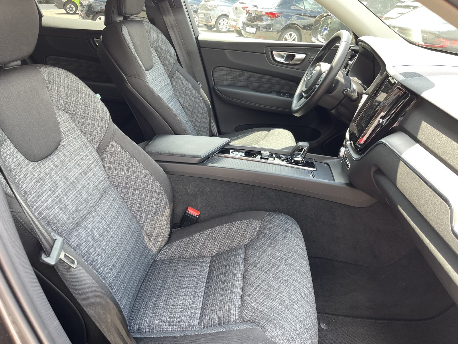 Volvo XC60 B5 AWD CORE, fotografija 12