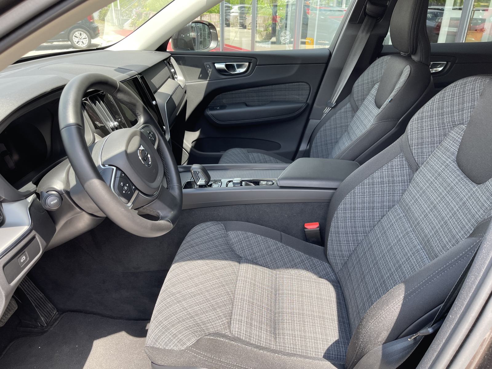 Volvo XC60 B5 AWD CORE, fotografija 10