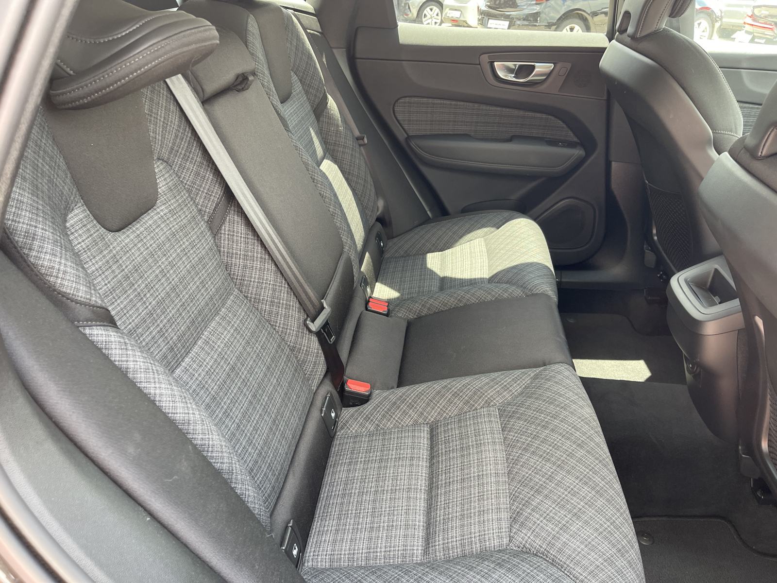 Volvo XC60 B5 AWD CORE, fotografija 13