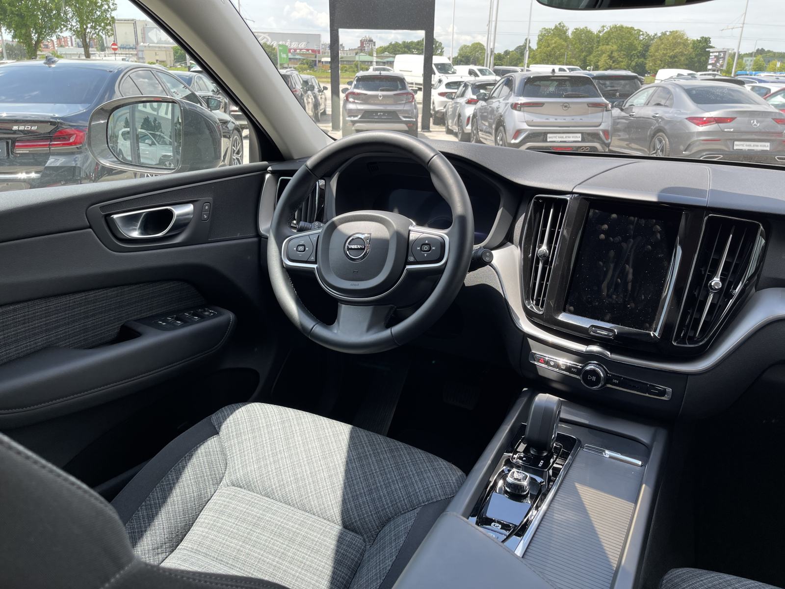 Volvo XC60 B5 AWD CORE, fotografija 14