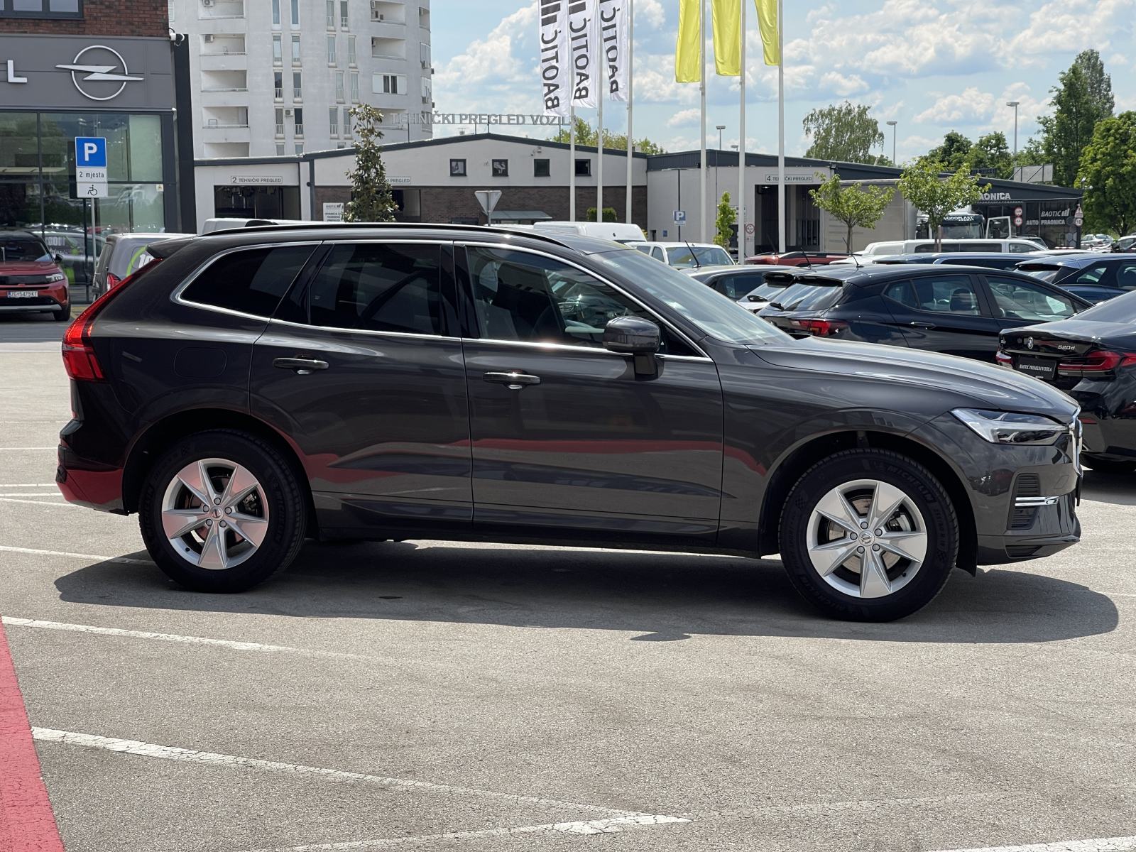 Volvo XC60 B5 AWD CORE, fotografija 5