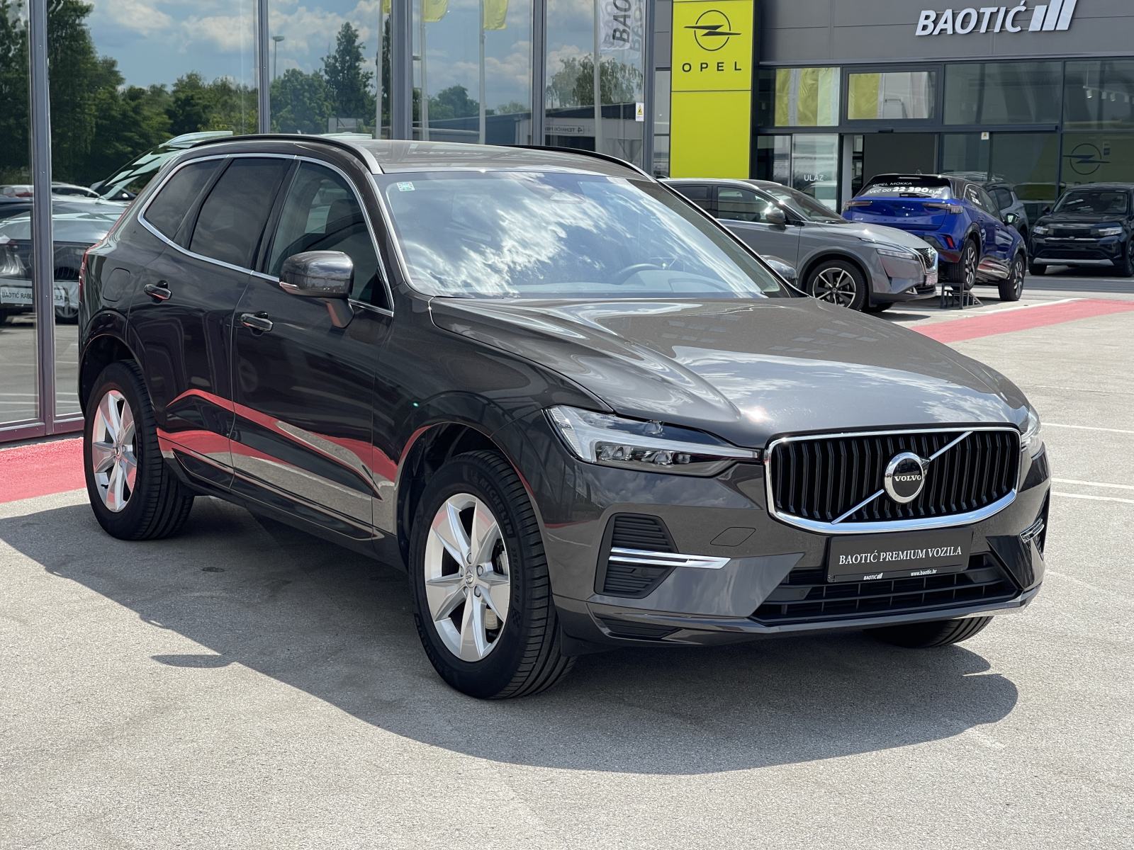 Volvo XC60 B5 AWD CORE, fotografija 4