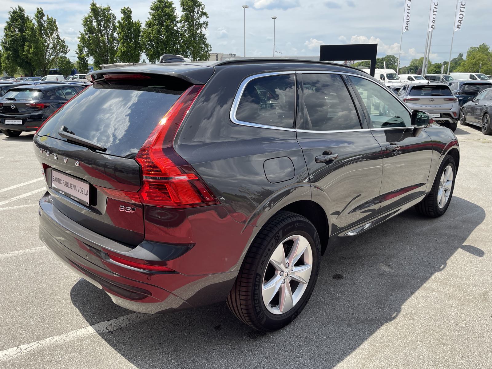 Volvo XC60 B5 AWD CORE, fotografija 6